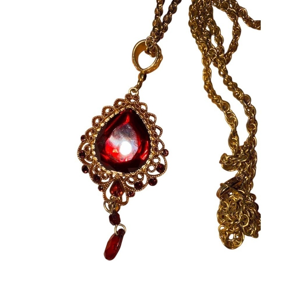 Vintage Gold Tone Filigree Teardrop Red Stone Pendant Necklace Rope 18in witchy